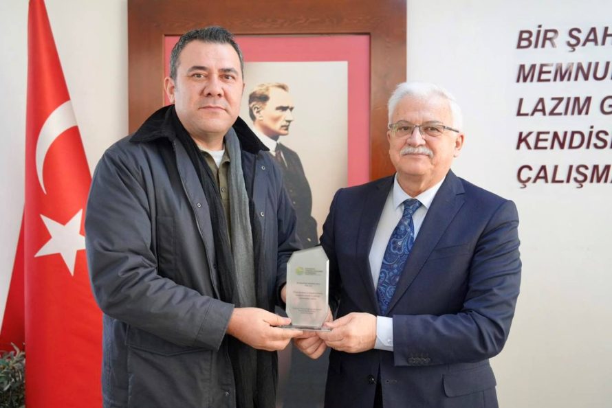 1-890x594 BURHANİYE BELEDİYESİ’NDEN YEREL ÜRETİME TAM DESTEK