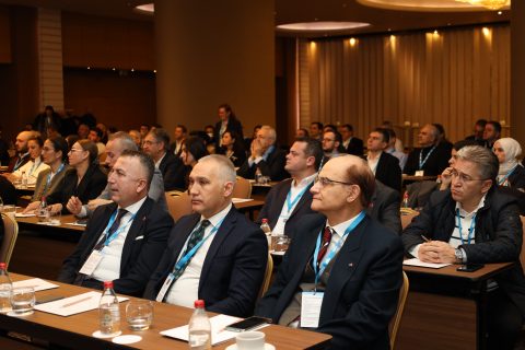 1766664604_KURU_MEYVE4-480x320 Kuru Meyve Sektörü 2025’i Masaya Yatırdı