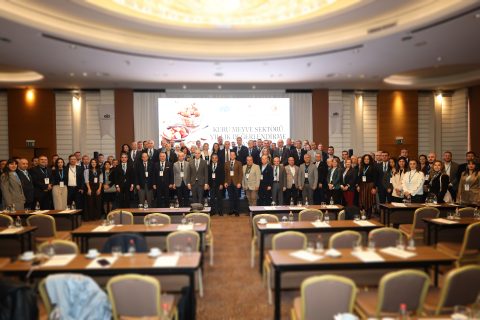 1766664628_KURU_MEYVE12-480x320 Kuru Meyve Sektörü 2025’i Masaya Yatırdı
