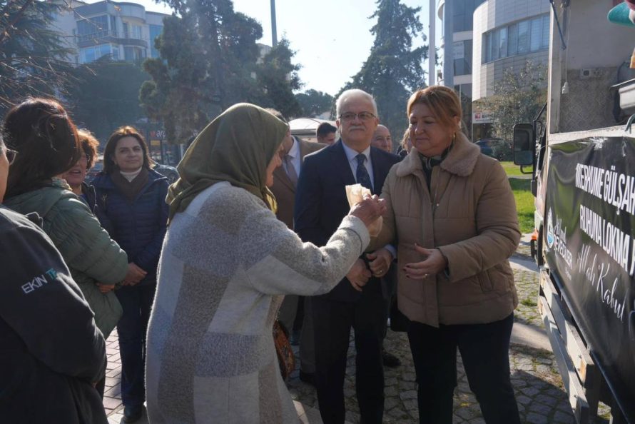 5-890x594 BURHANİYE BELEDİYESİ’NDEN GÜLŞAH DURBAY ANISINA LOKMA HAYRI