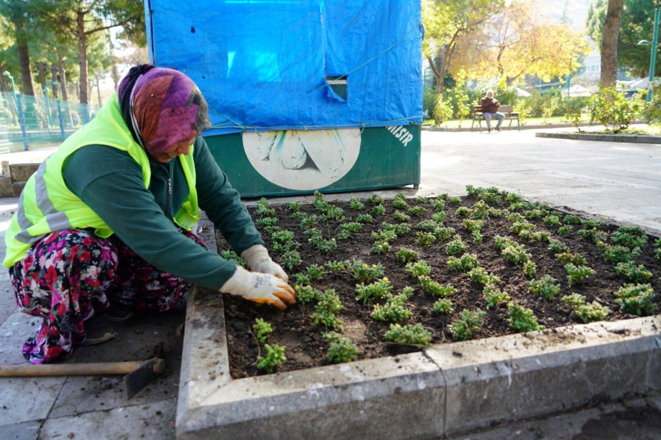 599945729_871359851921708_547207333835321929_n Park ve yeşil alanları ile nefes alan Edremit