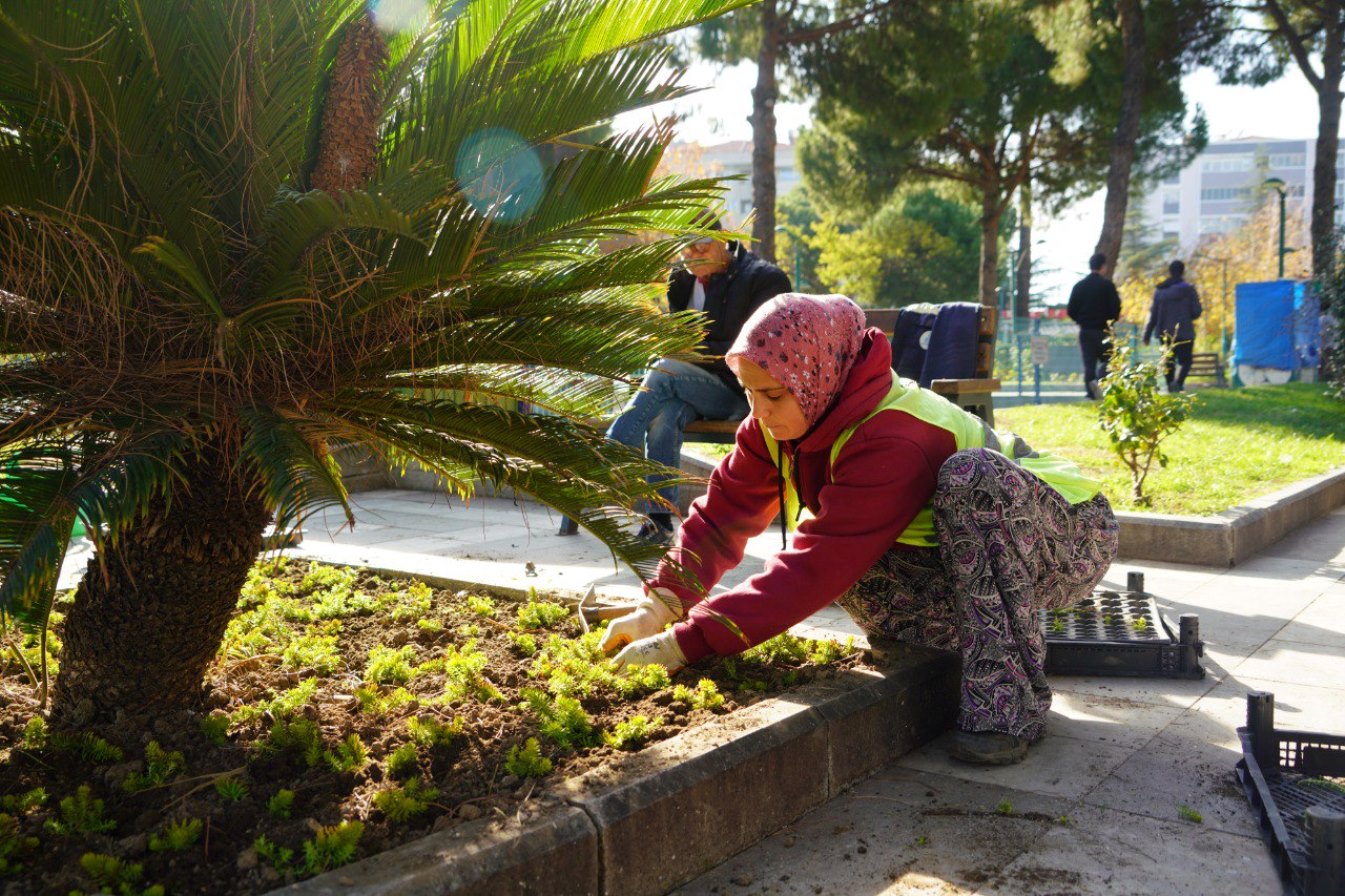 599951348_871359751921718_1310519214879676364_n Park ve yeşil alanları ile nefes alan Edremit