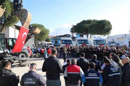 EDREMIT-BELEDIYESI-ARAC-FILOSUNU-GUCLENDIRIYOR-4-448x298 EDREMİT BELEDİYESİ ARAÇ FİLOSUNU GÜÇLENDİRİYOR