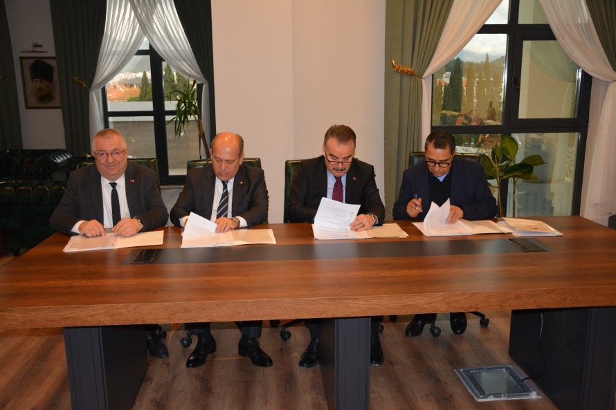 EDREMIT-TARIMA-DAYALI-OTB-5-890x593 EDREMİT TARIMA DAYALI OTB’DE DEV ADIM