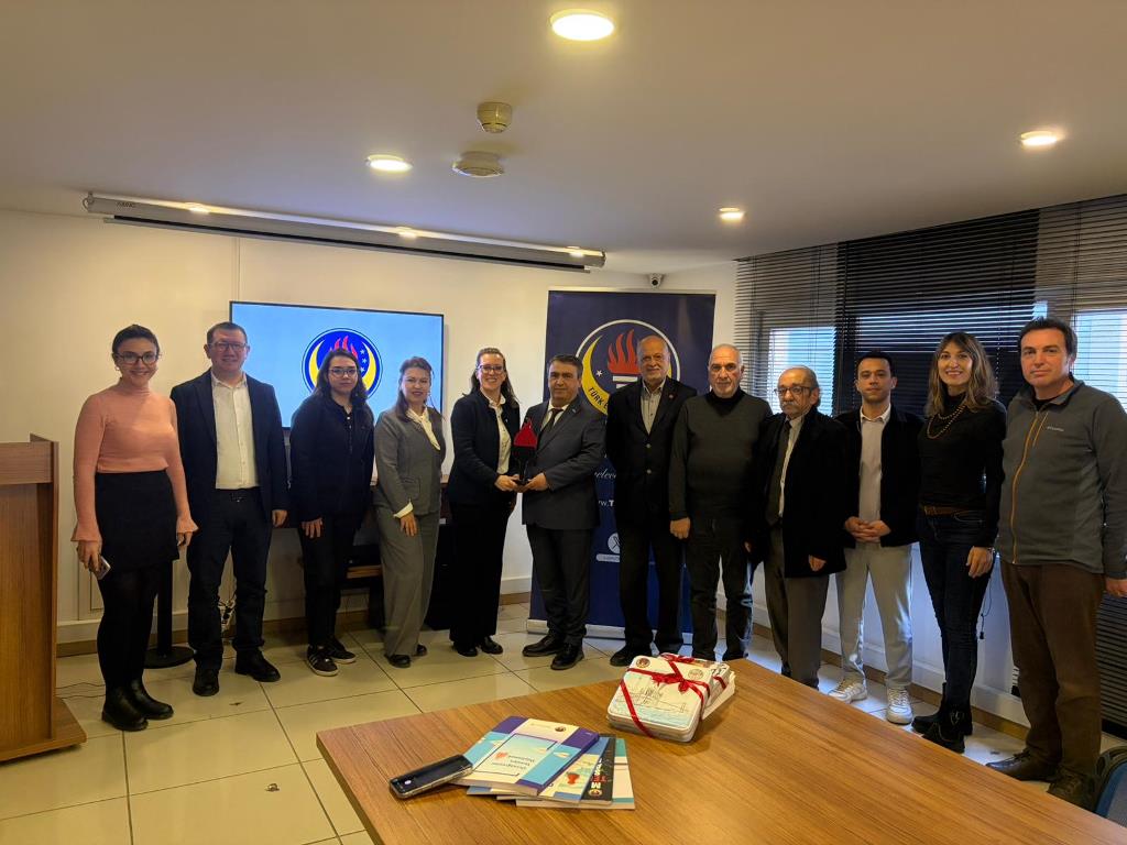 TED Eğitim Destek Projelerini Büyütüyor: 98 Yıldır Eğitime Meşale Yakıyor