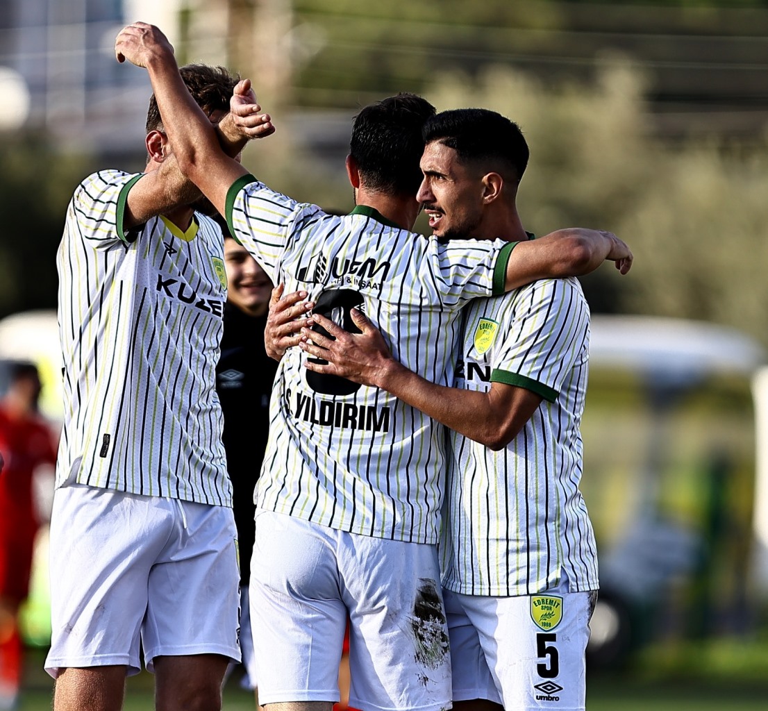 WhatsApp-Image-2025-12-14-at-21.29.04 Edremitspor, lider Gaziemir’i deplasmanda devirdi: 4-1