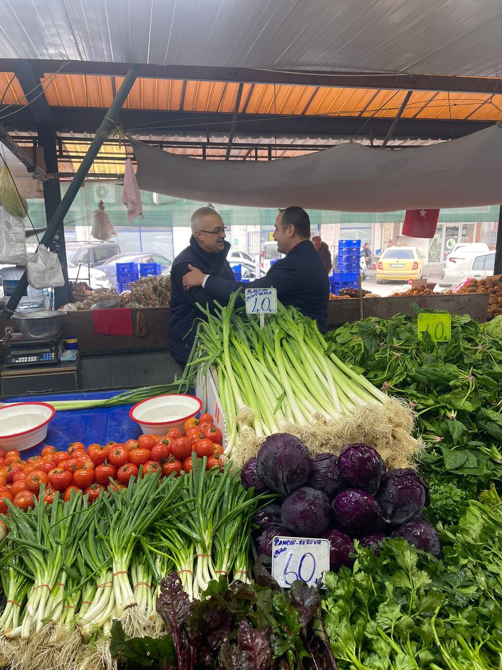 WhatsApp-Image-2025-12-21-at-17.17.50 Anahtar Parti Karesi’de halkla iç içe, esnafın yanında