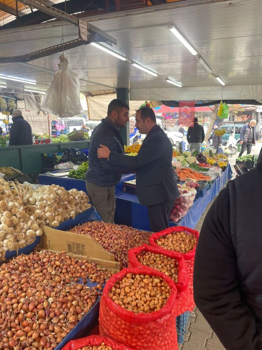 WhatsApp-Image-2025-12-21-at-17.17.51-1-890x1186 Anahtar Parti Karesi’de halkla iç içe, esnafın yanında