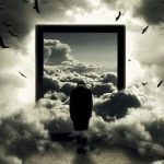 Ayna karşısında yalnız insan