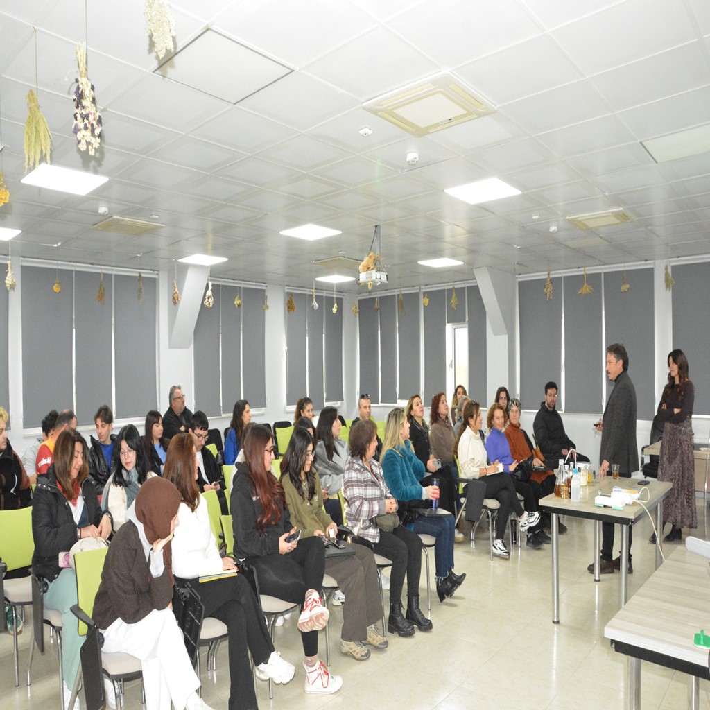 bacem_altinoluk_meslek_yuksekokulu_ogrencilerine_kapilarini_acti_5_custom BAÇEM, Altınoluk Meslek Yüksekokulu öğrencilerine kapılarını açtı