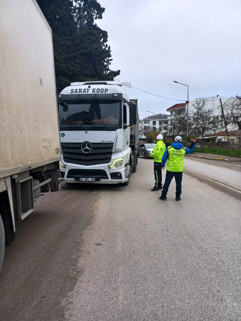 buyuksehir_agir_tonajli_arac_denetimlerini_surduruyor_3 Büyükşehir ağır tonajlı araç denetimlerini sürdürüyor