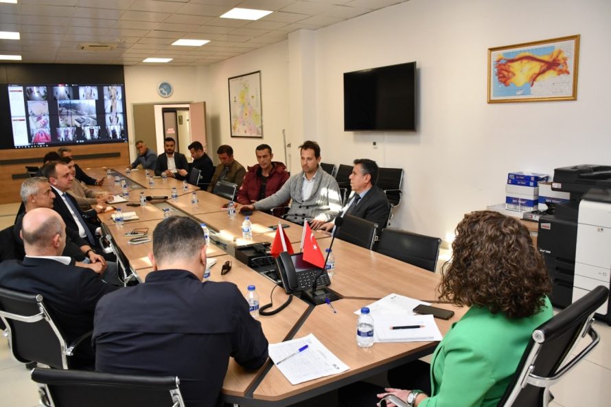 buyuksehir_tum_birimleriyle_kisa_hazir_3-890x593 Büyükşehir Tüm Birimleriyle Kışa Hazır