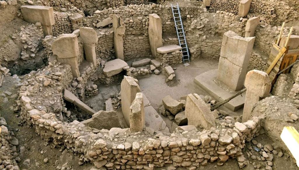 Antik Heykeller ve Kayıp İleri Teknoloji Tartışması