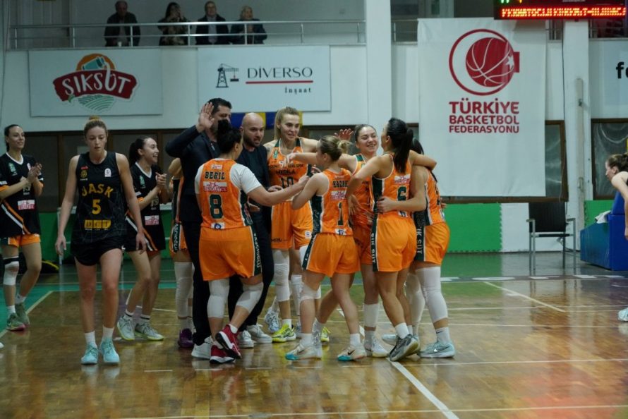 photo_2025-12-22_14-19-29-890x594 Gürespor evinde kazandı, liderliğini sürdürdü