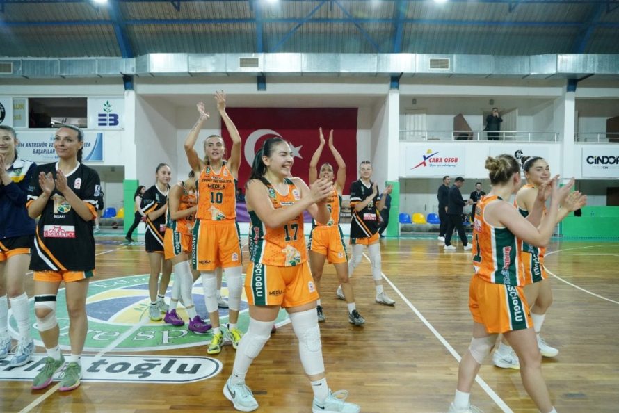 photo_2025-12-22_14-20-23-890x594 Gürespor evinde kazandı, liderliğini sürdürdü