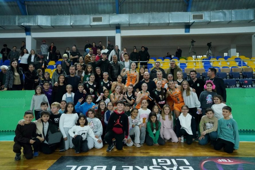 photo_2025-12-22_14-20-26-890x594 Gürespor evinde kazandı, liderliğini sürdürdü