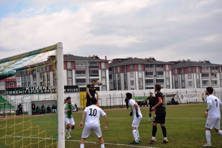 photo_5947294477120638052_y-448x299 Edremitspor 5-1 Kazandı | Edremitspor Kaç Puanda, Maçı Kiminleydi?