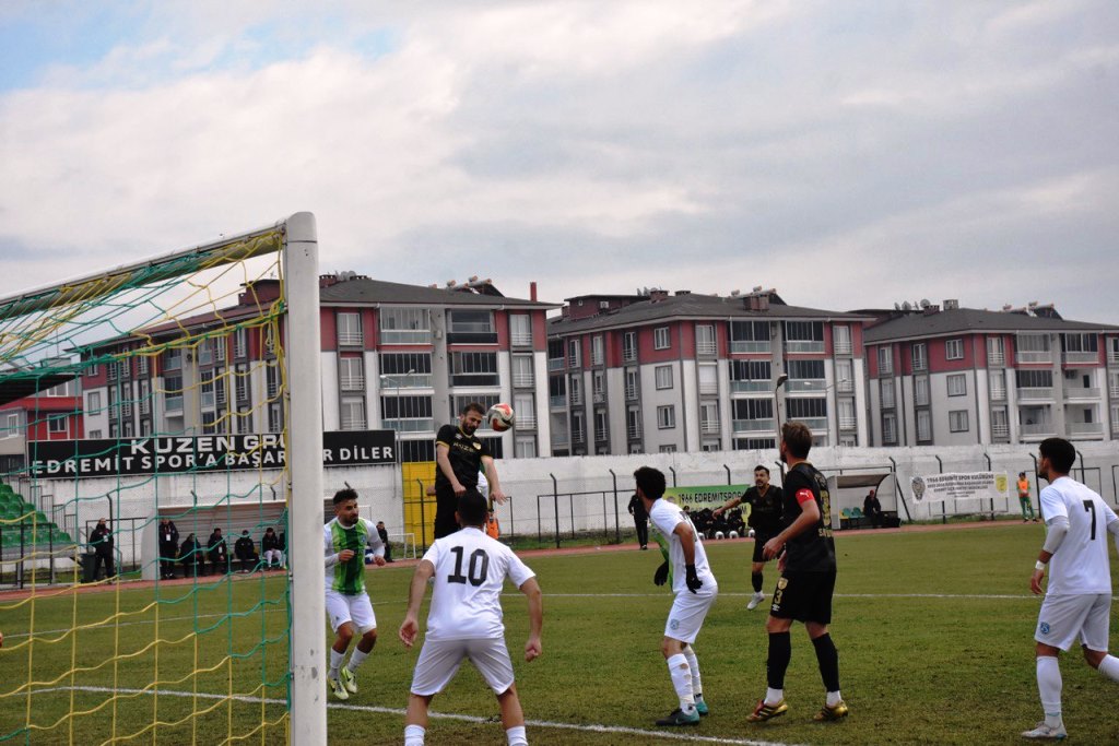 photo_5947294477120638052_y Edremitspor 5-1 Kazandı | Edremitspor Kaç Puanda, Maçı Kiminleydi?