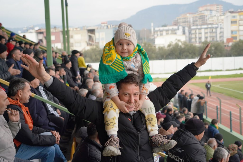 photo_5947294477120638094_y Edremitspor 5-1 Kazandı | Edremitspor Kaç Puanda, Maçı Kiminleydi?