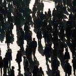 Sessiz kalabalık ve gölgeler