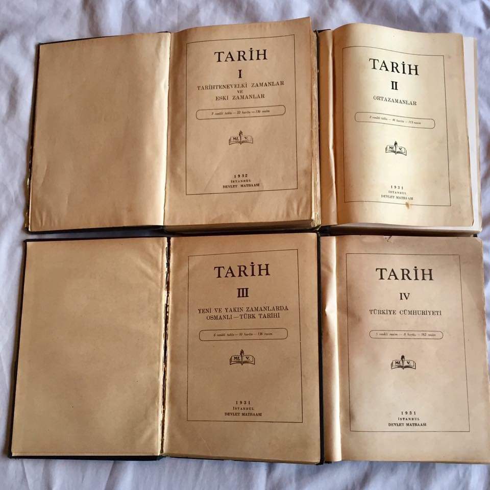 Tarih kitapları ve gölgeler