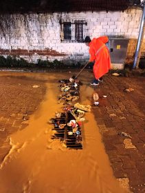 EDREMİT BELEDİYESİ YAĞIŞLARA KARŞI GÖREVDE (6)