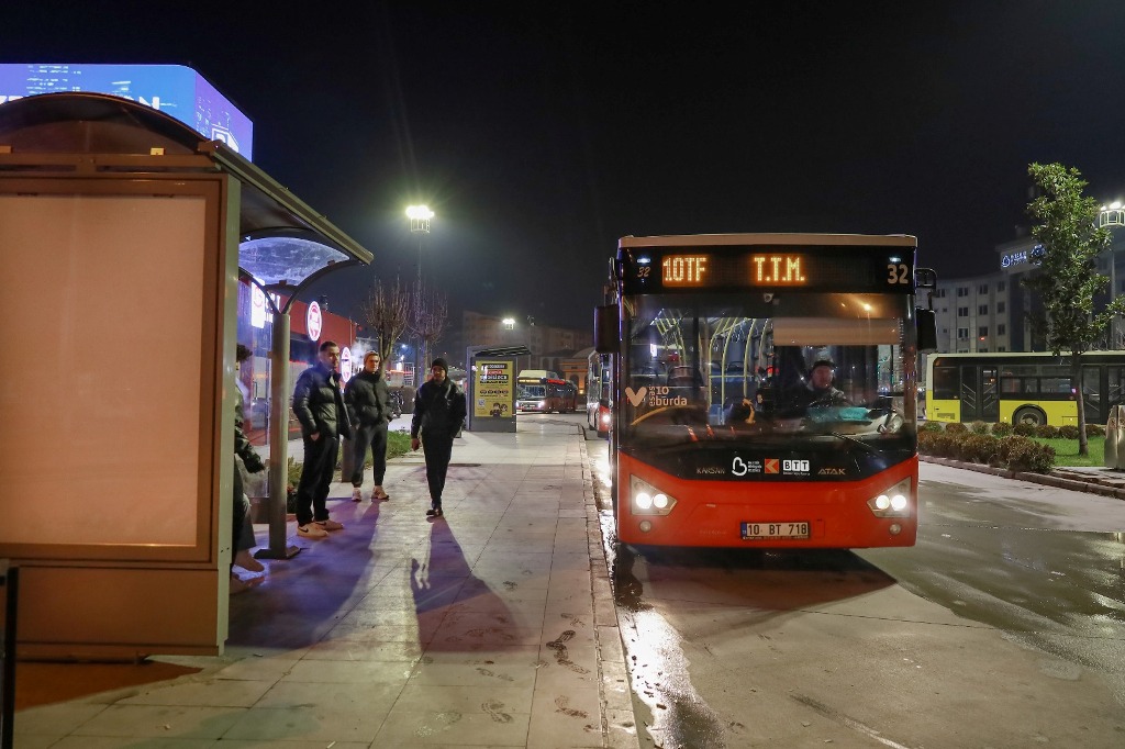 Ahmet Akın’dan Üniversitelilere Ulaşım Müjdesi | Balıkesir’de Kampüs Hatları Güçlendi