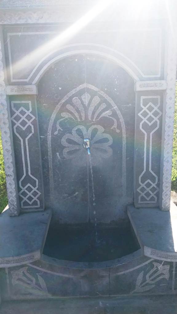 Baski hayrat cesmelerine hayat veriyor