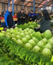 Buyuksehir belediyesi pazar yerlerini vatandasin hizmetine uygun hale getiriyor