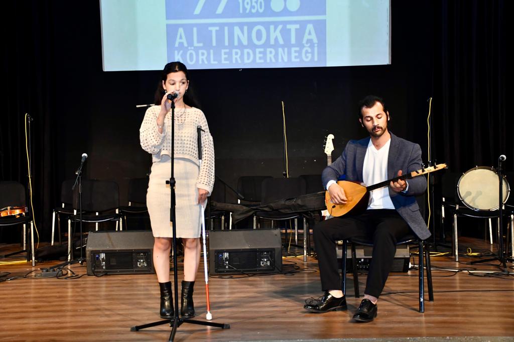 Karanliga ses oldular