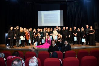 Karanliga ses oldular