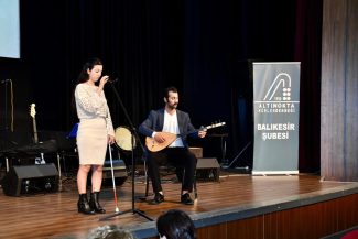 Karanliga ses oldular