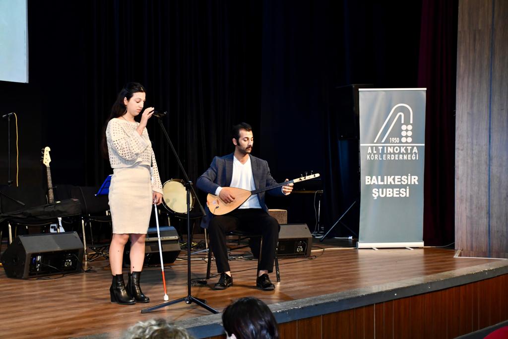 Karanliga ses oldular