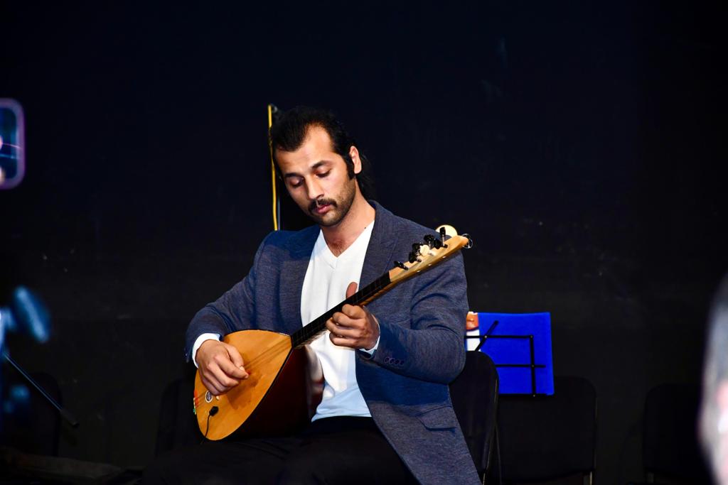 Karanliga ses oldular