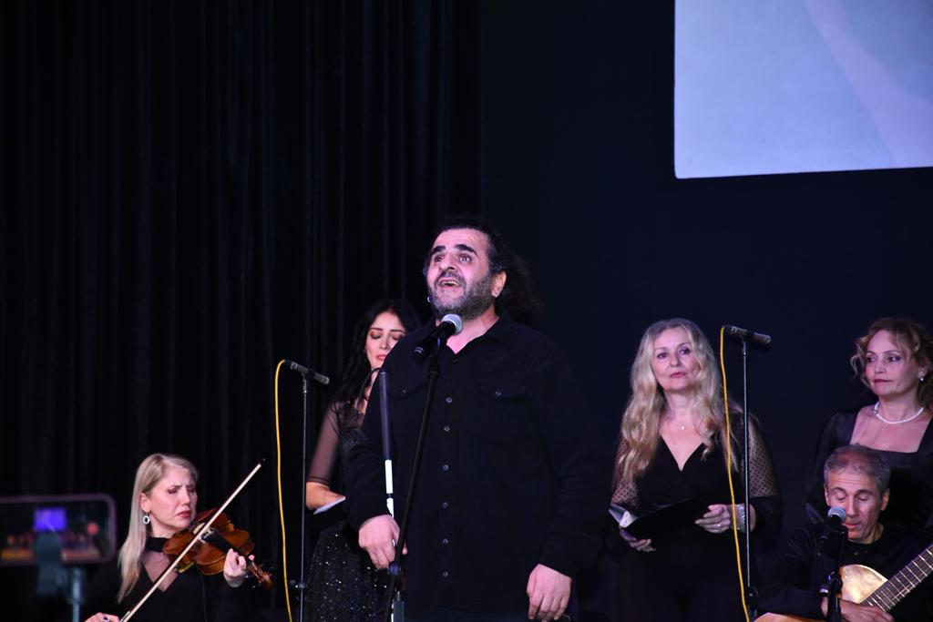 Karanliga ses oldular