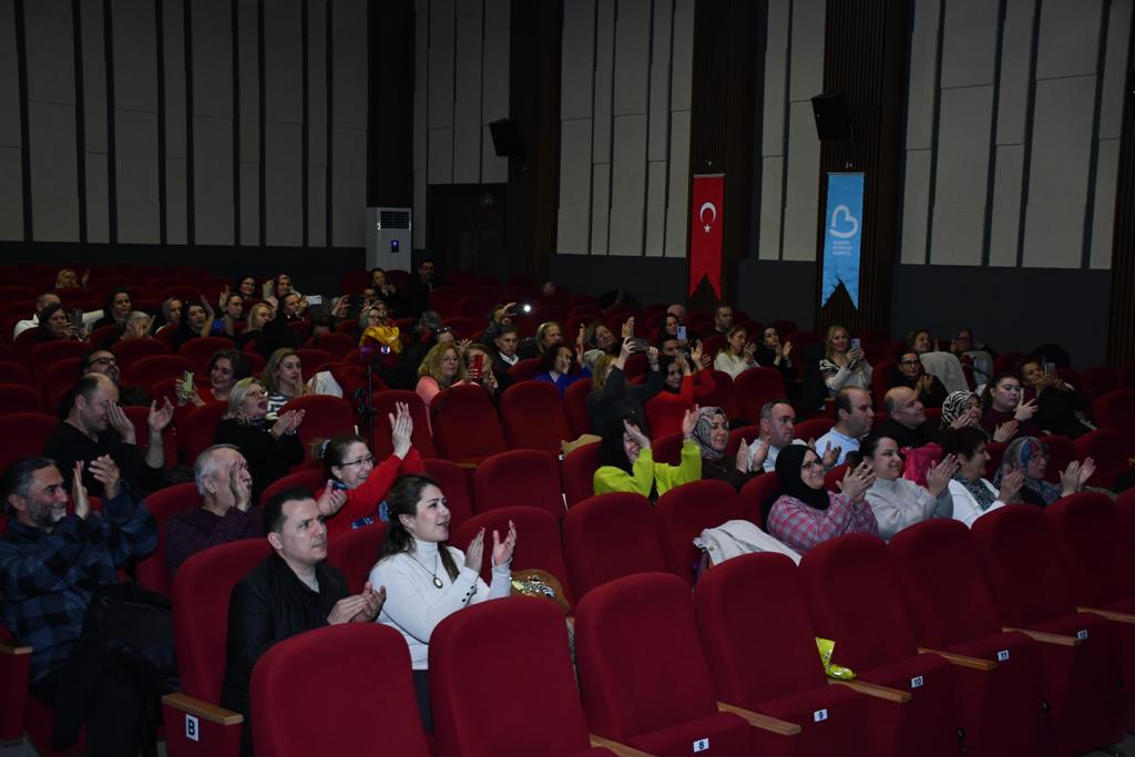 Karanliga ses oldular